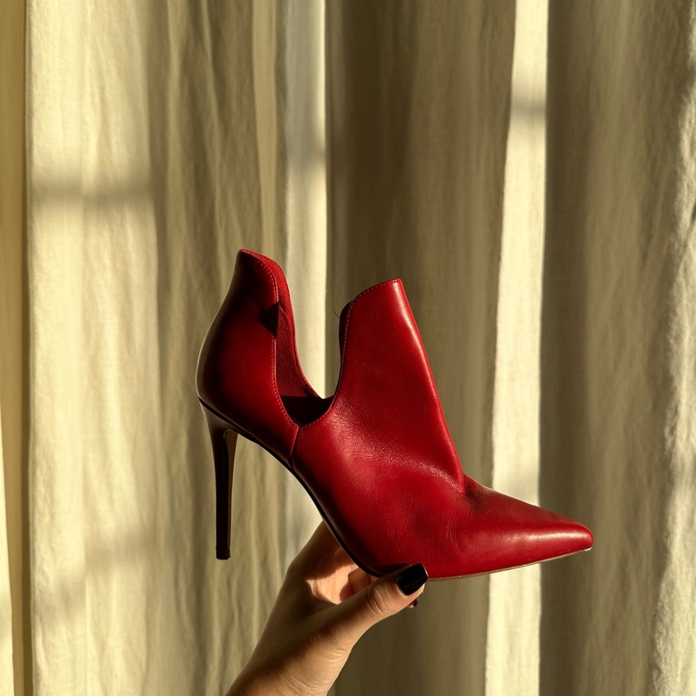 ALDO red leather pointy ankle boots with cutout size 9